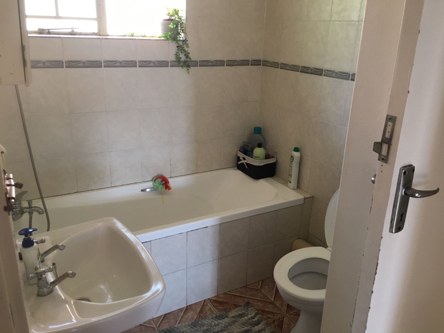 To Let 2 Bedroom Property for Rent in La Montagne Gauteng