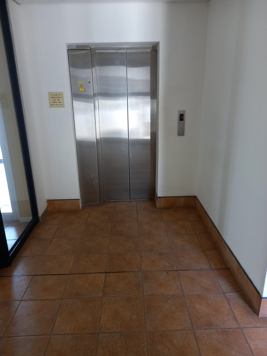 To Let commercial Property for Rent in Randjespark Gauteng