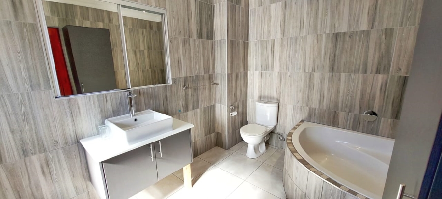 To Let 4 Bedroom Property for Rent in Kyalami Glen Estate Gauteng