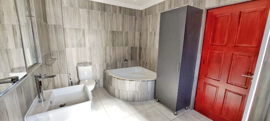 To Let 4 Bedroom Property for Rent in Kyalami Glen Estate Gauteng