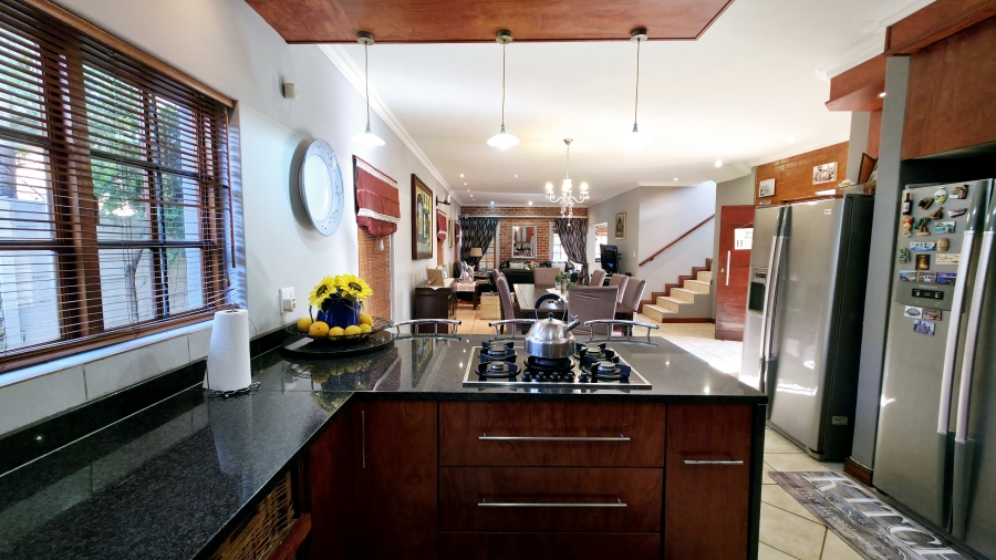 3 Bedroom Property for Sale in Faerie Glen Gauteng