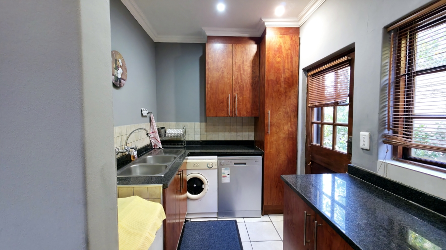 3 Bedroom Property for Sale in Faerie Glen Gauteng