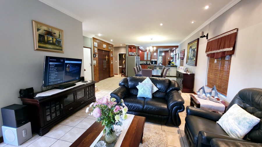 3 Bedroom Property for Sale in Faerie Glen Gauteng