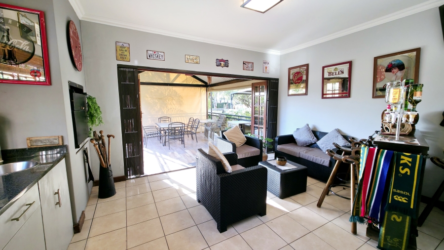 3 Bedroom Property for Sale in Faerie Glen Gauteng
