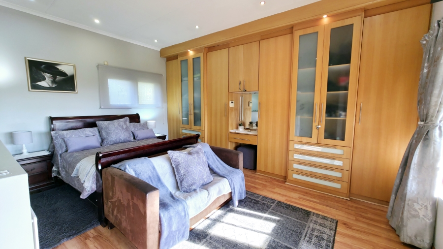 3 Bedroom Property for Sale in Faerie Glen Gauteng