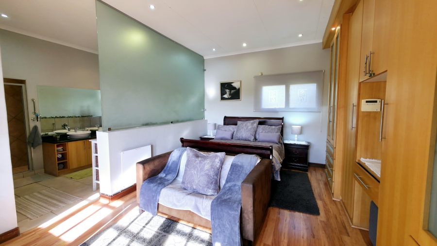 3 Bedroom Property for Sale in Faerie Glen Gauteng