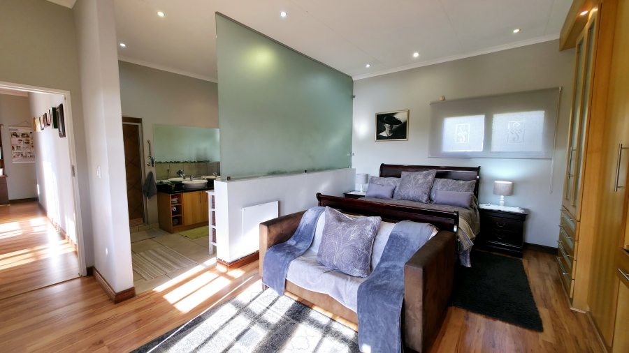 3 Bedroom Property for Sale in Faerie Glen Gauteng
