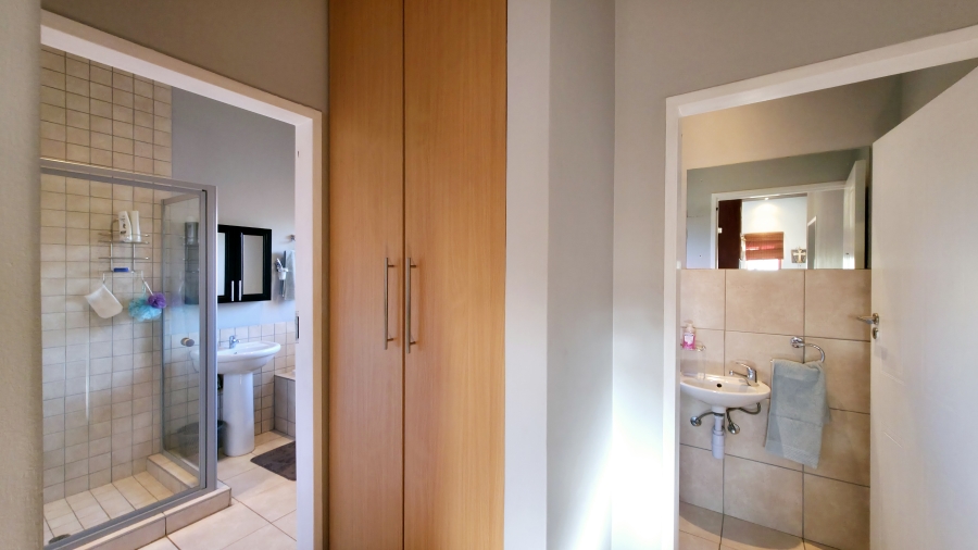 3 Bedroom Property for Sale in Faerie Glen Gauteng