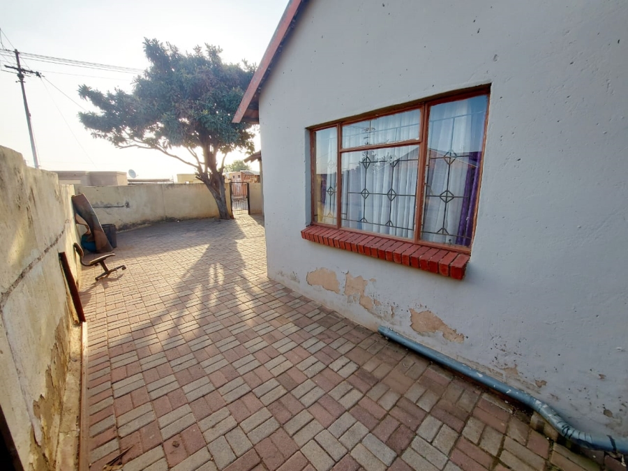 4 Bedroom Property for Sale in Mamelodi Gauteng