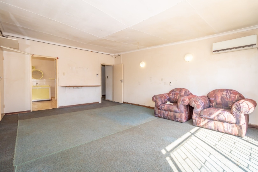 5 Bedroom Property for Sale in Westonaria Gauteng
