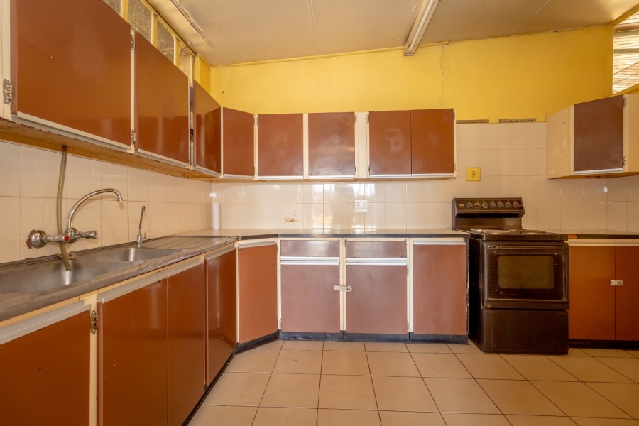 5 Bedroom Property for Sale in Westonaria Gauteng