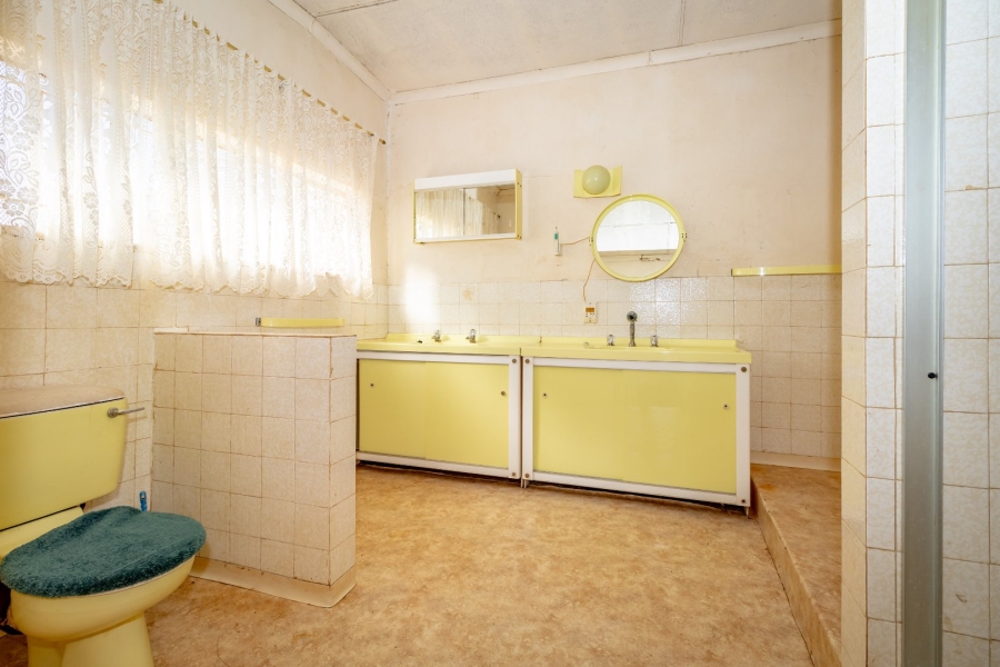5 Bedroom Property for Sale in Westonaria Gauteng
