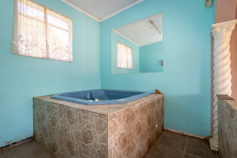 5 Bedroom Property for Sale in Westonaria Gauteng