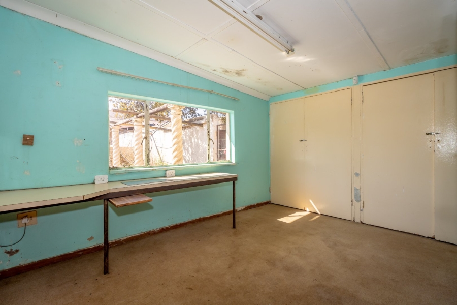 5 Bedroom Property for Sale in Westonaria Gauteng