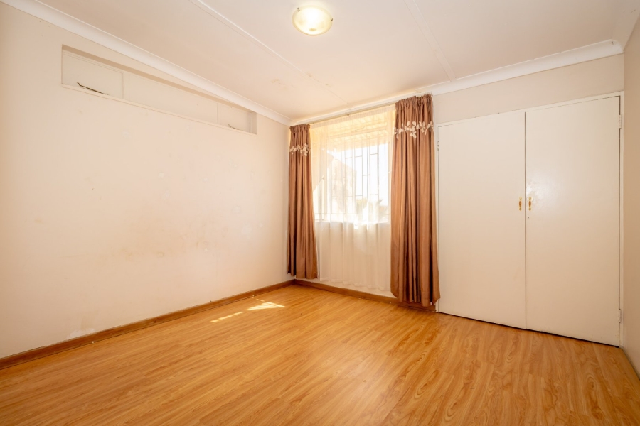 5 Bedroom Property for Sale in Westonaria Gauteng