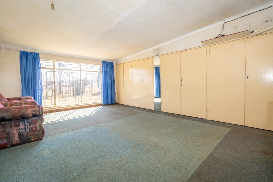 5 Bedroom Property for Sale in Westonaria Gauteng