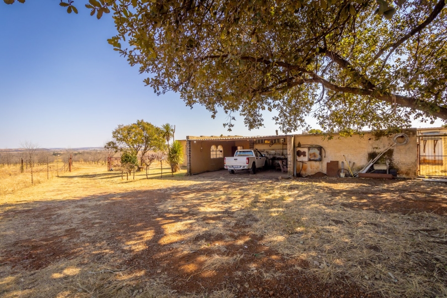 5 Bedroom Property for Sale in Westonaria Gauteng