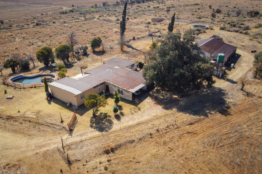 5 Bedroom Property for Sale in Westonaria Gauteng