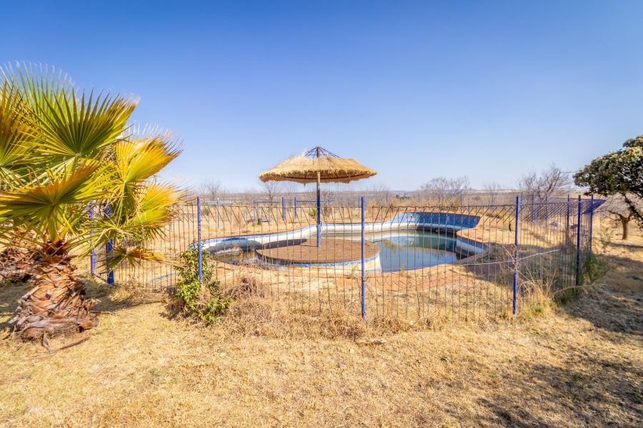5 Bedroom Property for Sale in Westonaria Gauteng