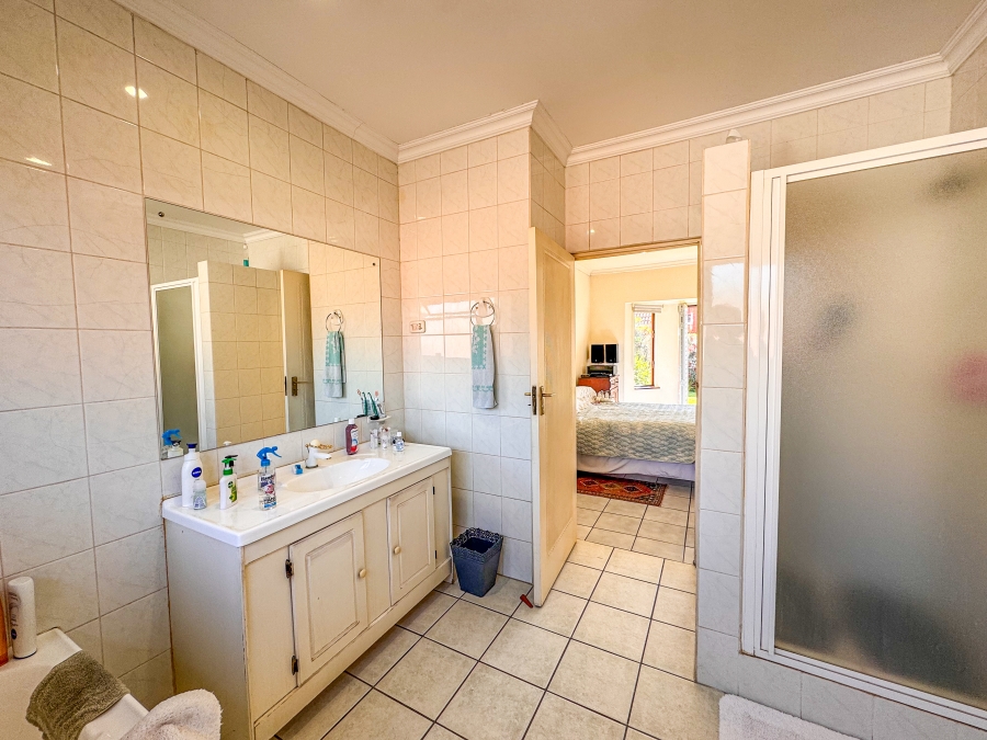 3 Bedroom Property for Sale in Silver Lakes Golf Estate Gauteng