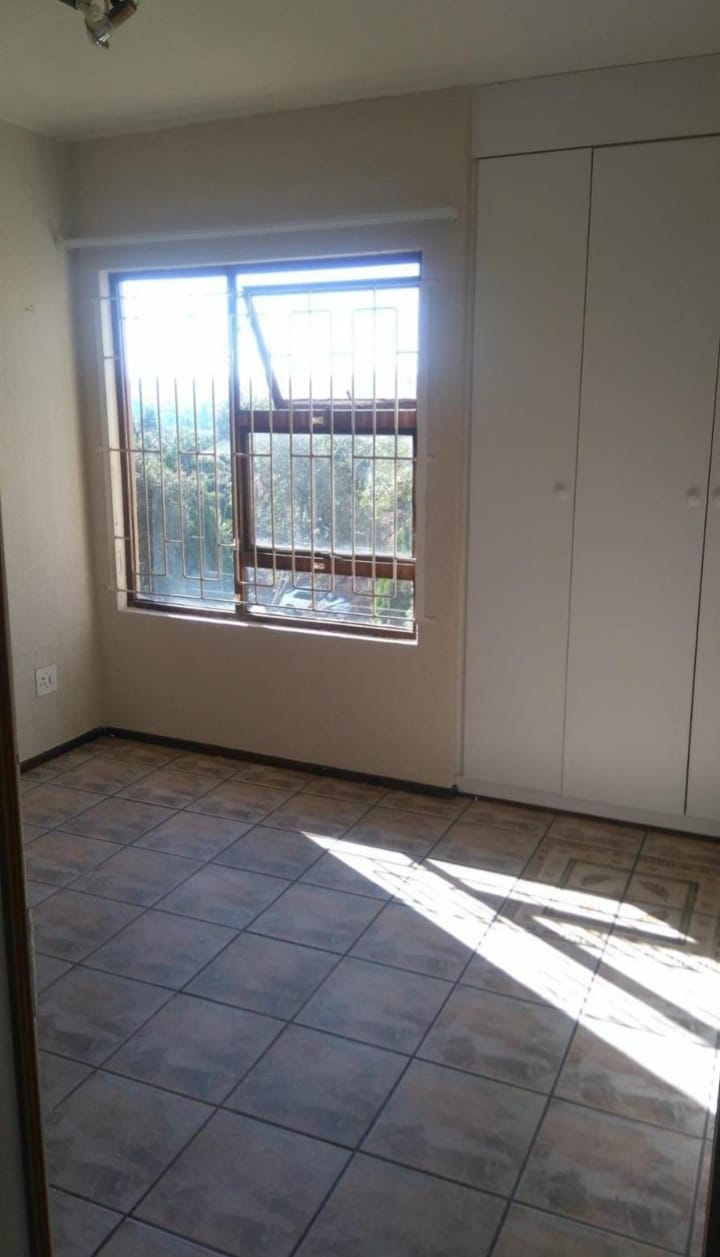 2 Bedroom Property for Sale in Wilro Park Gauteng