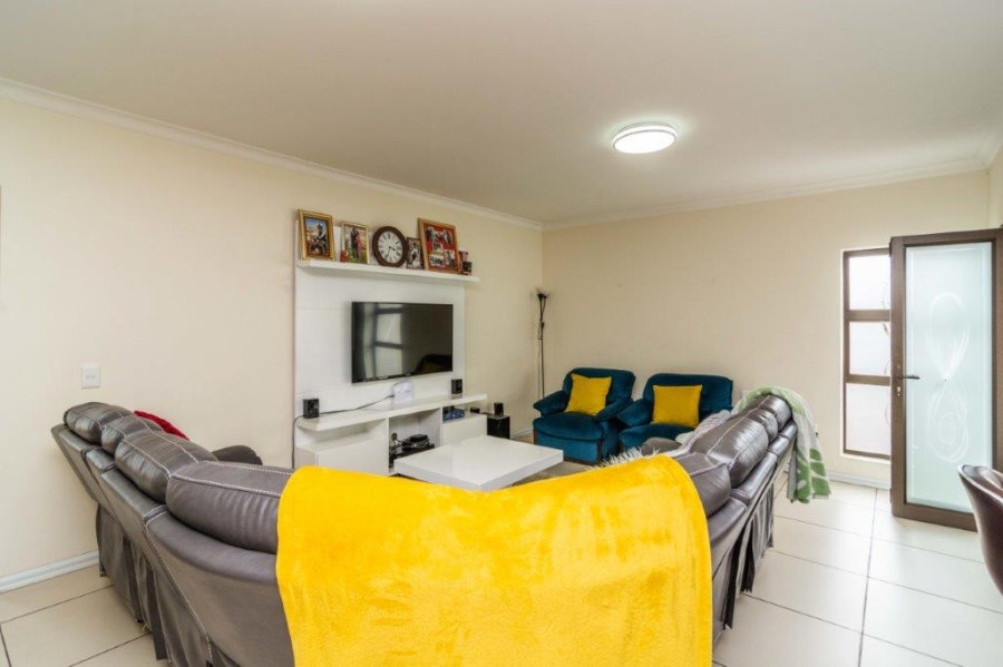 To Let 3 Bedroom Property for Rent in Strubensvallei Gauteng