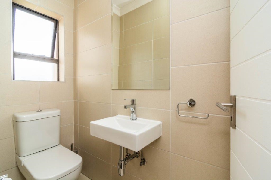 To Let 3 Bedroom Property for Rent in Strubensvallei Gauteng