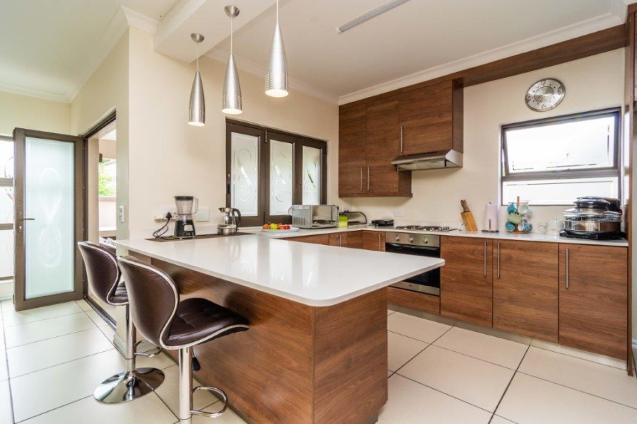 To Let 3 Bedroom Property for Rent in Strubensvallei Gauteng