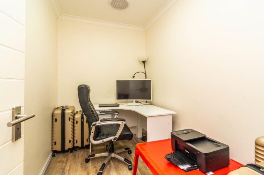 To Let 3 Bedroom Property for Rent in Strubensvallei Gauteng