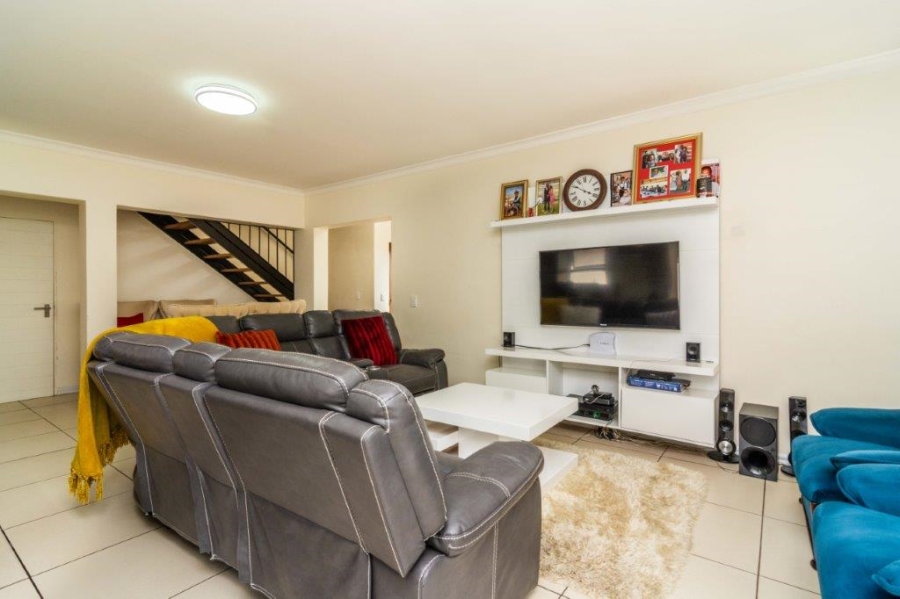 To Let 3 Bedroom Property for Rent in Strubensvallei Gauteng