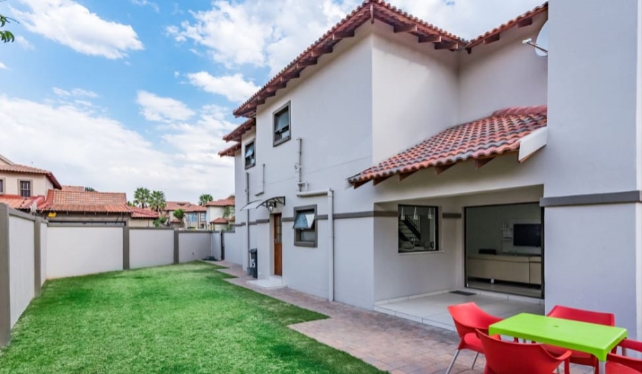 To Let 3 Bedroom Property for Rent in Strubensvallei Gauteng