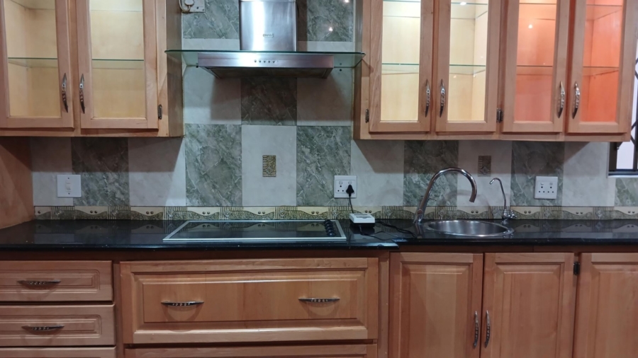 To Let 6 Bedroom Property for Rent in Oakdene Gauteng