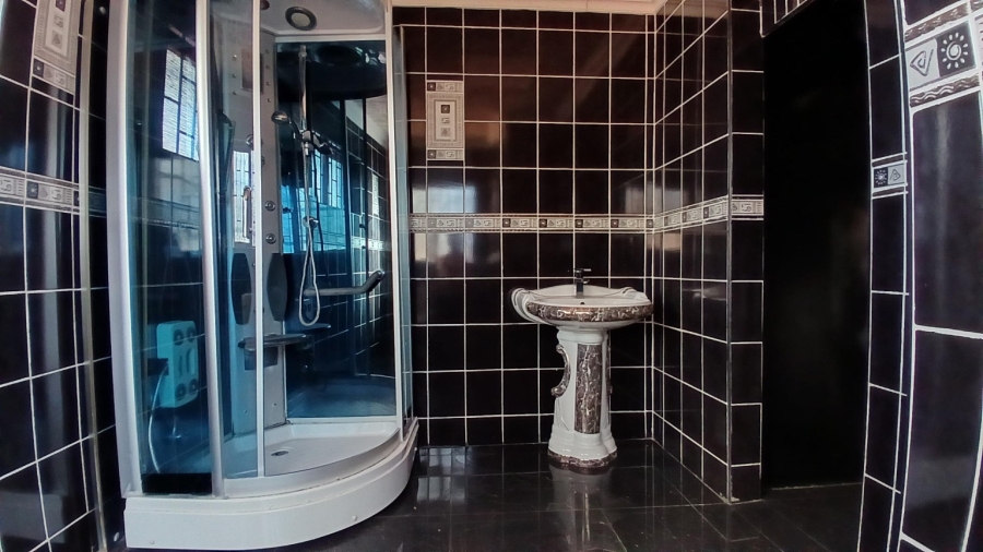 To Let 6 Bedroom Property for Rent in Oakdene Gauteng