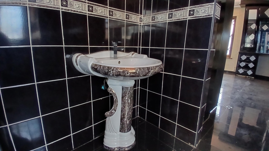 To Let 6 Bedroom Property for Rent in Oakdene Gauteng