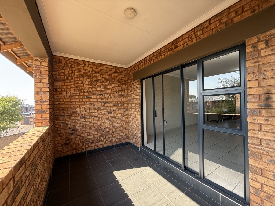To Let 3 Bedroom Property for Rent in Ravenswood Gauteng