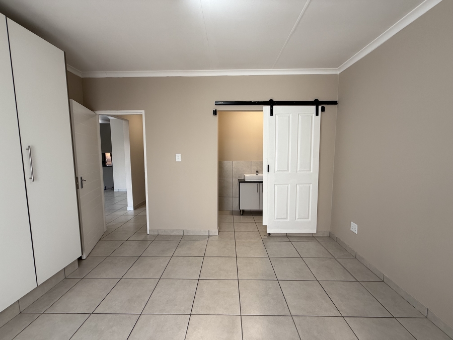 To Let 3 Bedroom Property for Rent in Ravenswood Gauteng