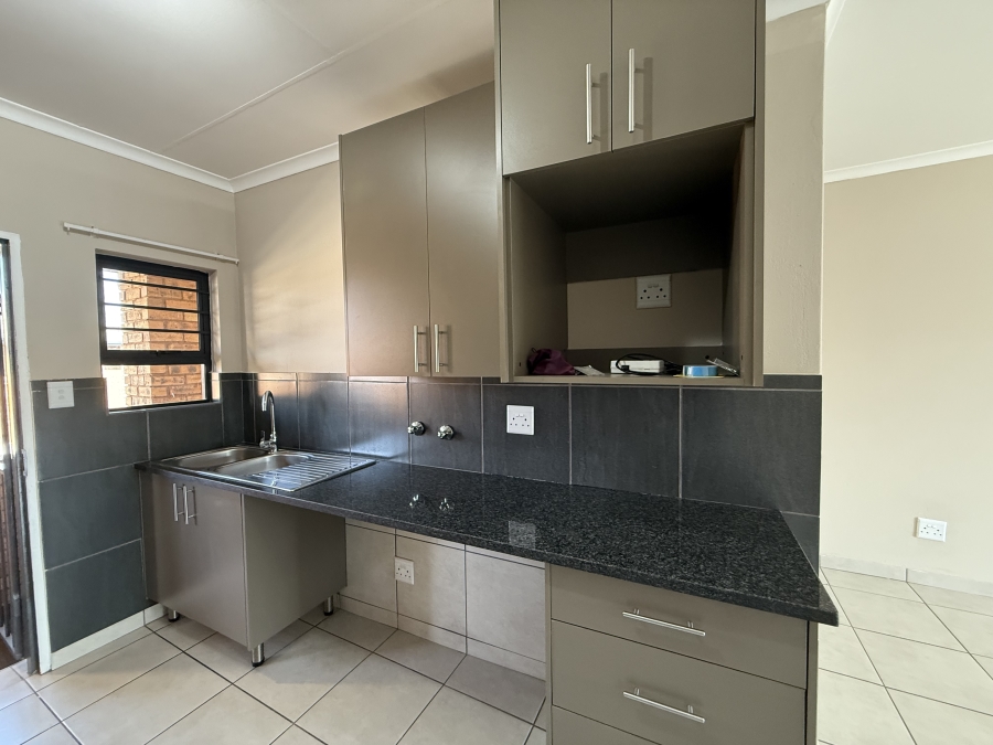 To Let 3 Bedroom Property for Rent in Ravenswood Gauteng