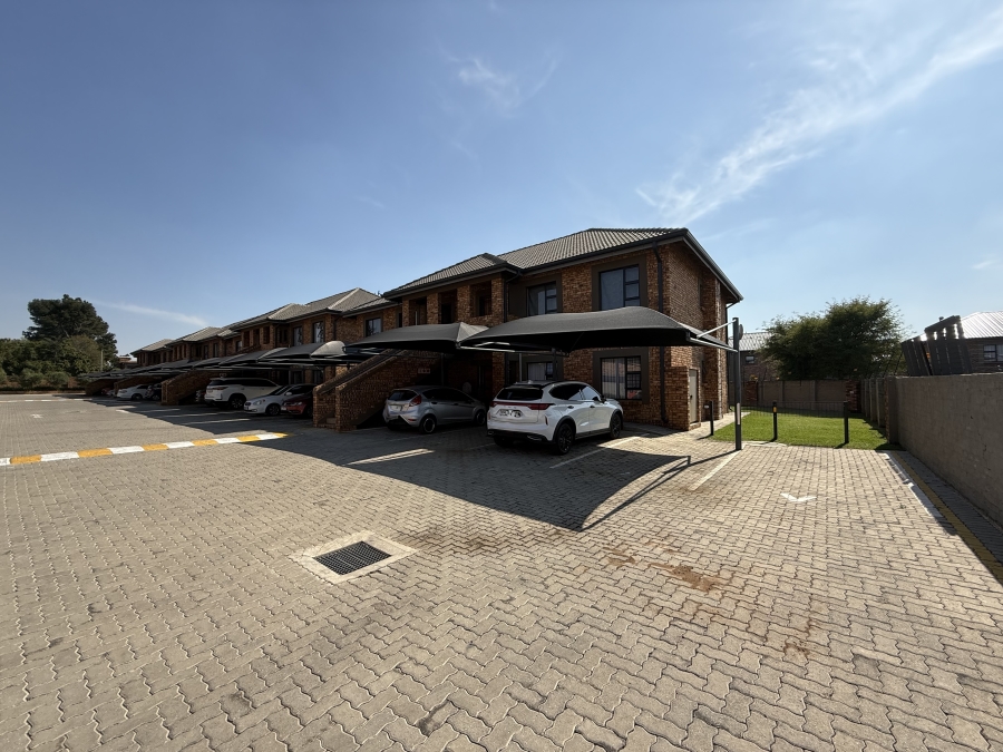 To Let 3 Bedroom Property for Rent in Ravenswood Gauteng