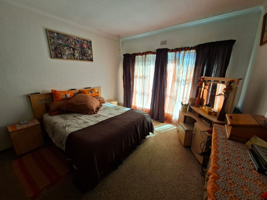 2 Bedroom Property for Sale in Lewisham Gauteng