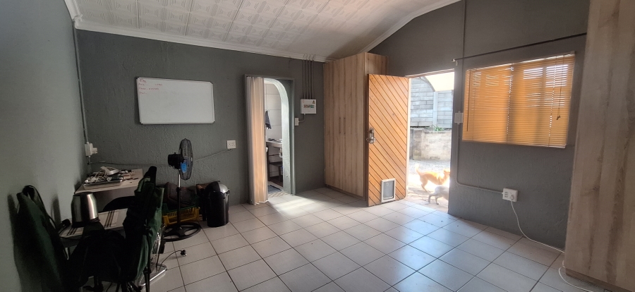 6 Bedroom Property for Sale in Wilgeheuwel Gauteng