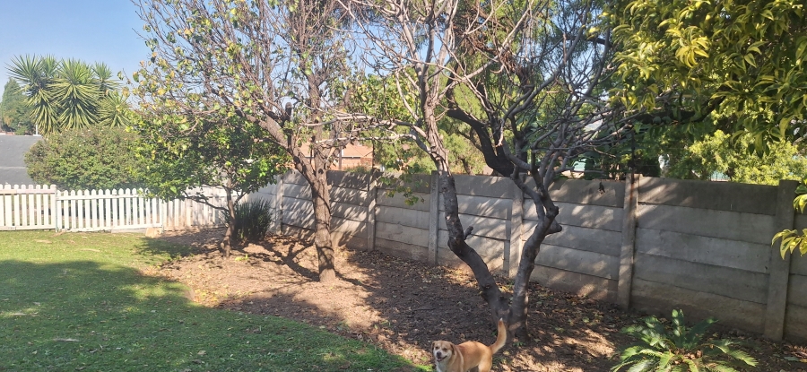 6 Bedroom Property for Sale in Wilgeheuwel Gauteng