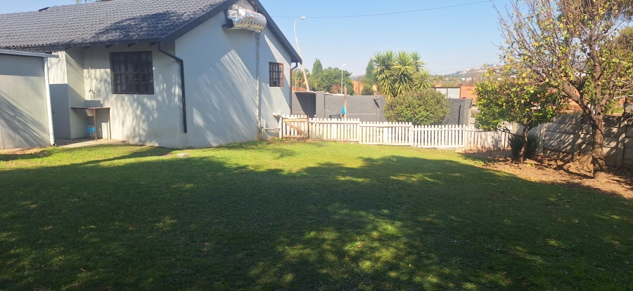 6 Bedroom Property for Sale in Wilgeheuwel Gauteng