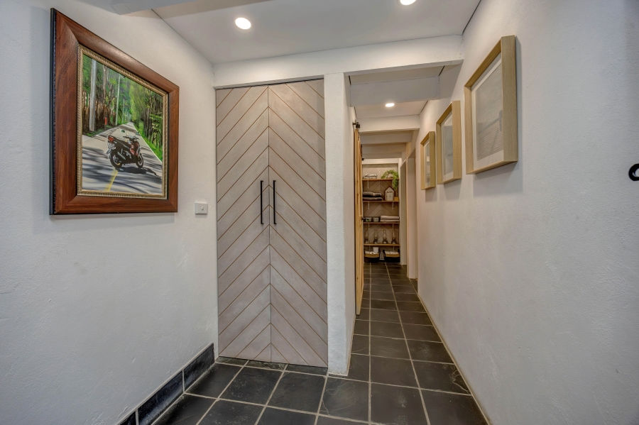 4 Bedroom Property for Sale in Lammermoor Gauteng