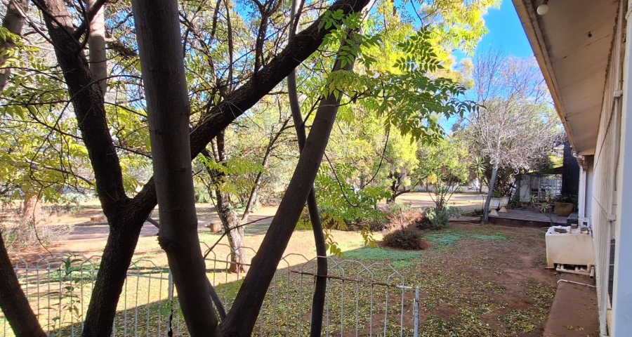 5 Bedroom Property for Sale in Mantevrede Gauteng