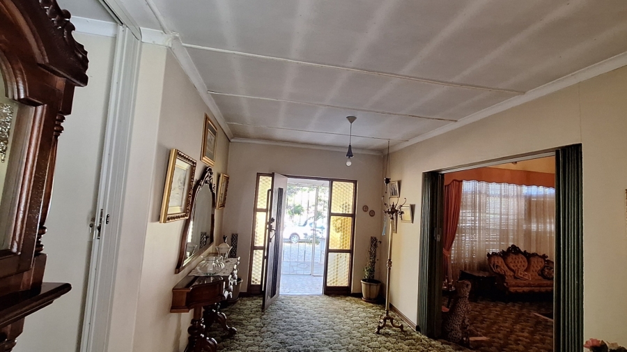 5 Bedroom Property for Sale in Mantevrede Gauteng