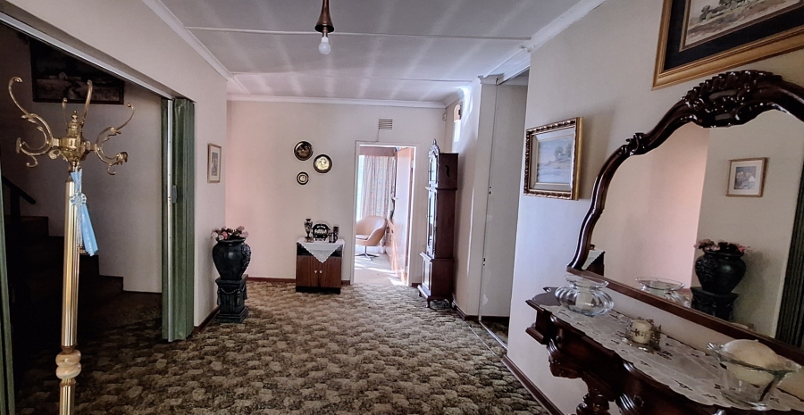5 Bedroom Property for Sale in Mantevrede Gauteng