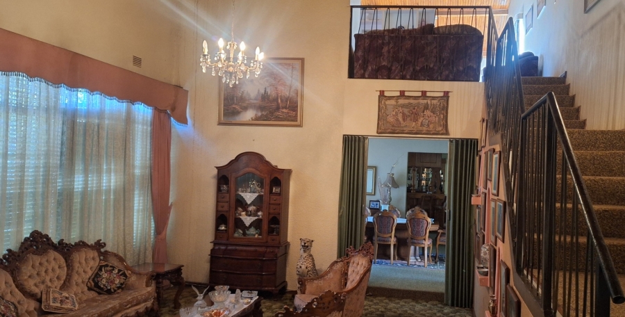 5 Bedroom Property for Sale in Mantevrede Gauteng