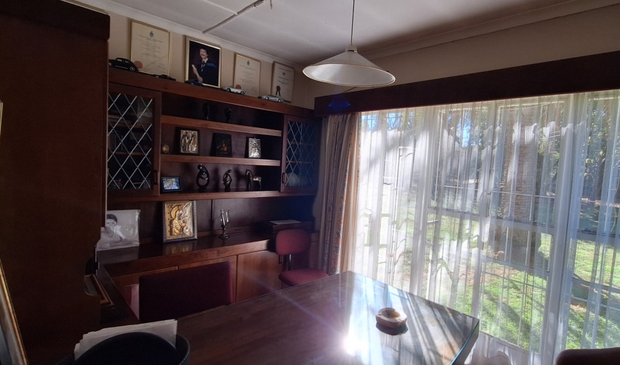 5 Bedroom Property for Sale in Mantevrede Gauteng