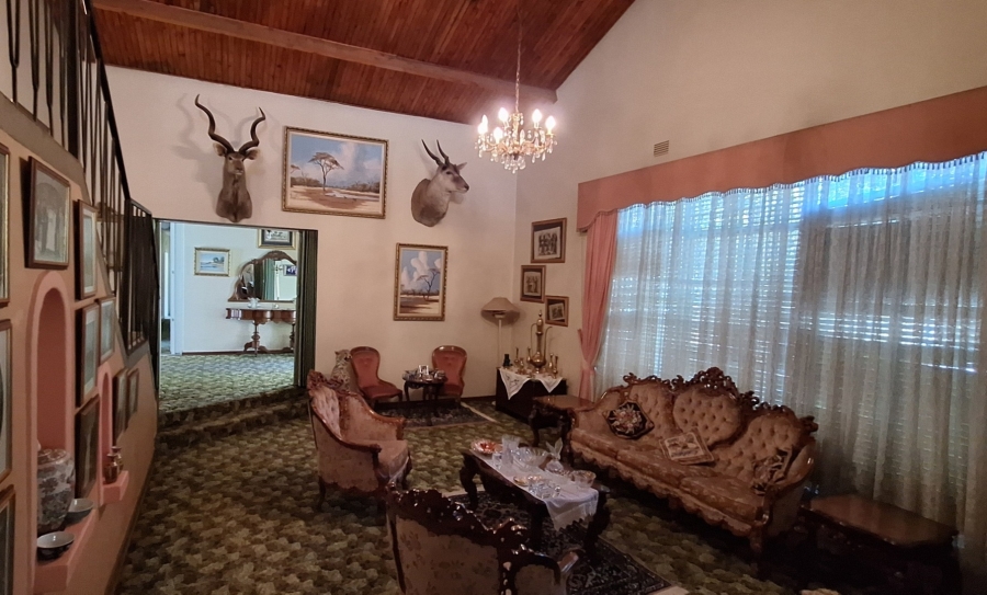 5 Bedroom Property for Sale in Mantevrede Gauteng