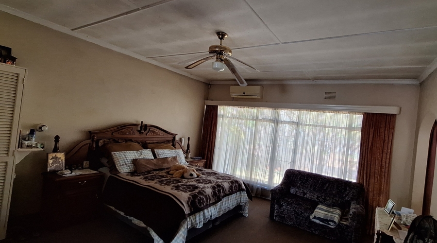 5 Bedroom Property for Sale in Mantevrede Gauteng